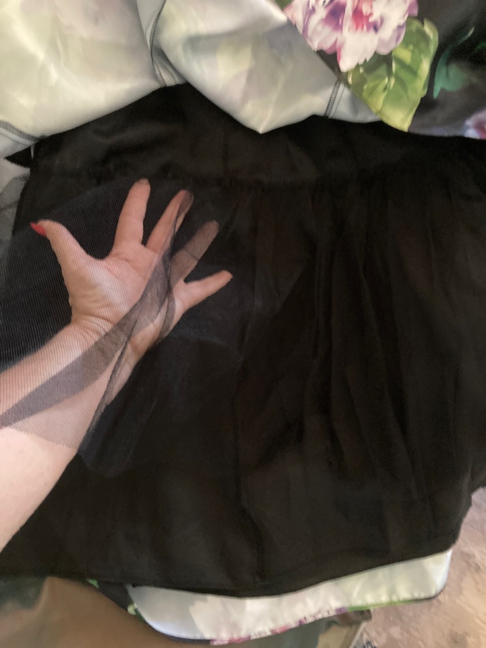 Adrianna Papell Black Satiny Floral Fit-n-Flare Dress with Crinoline Slip Sz 10 - Picture 6 of 9